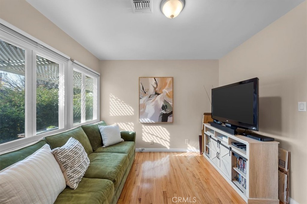 1745 Grand Oaks Avenue