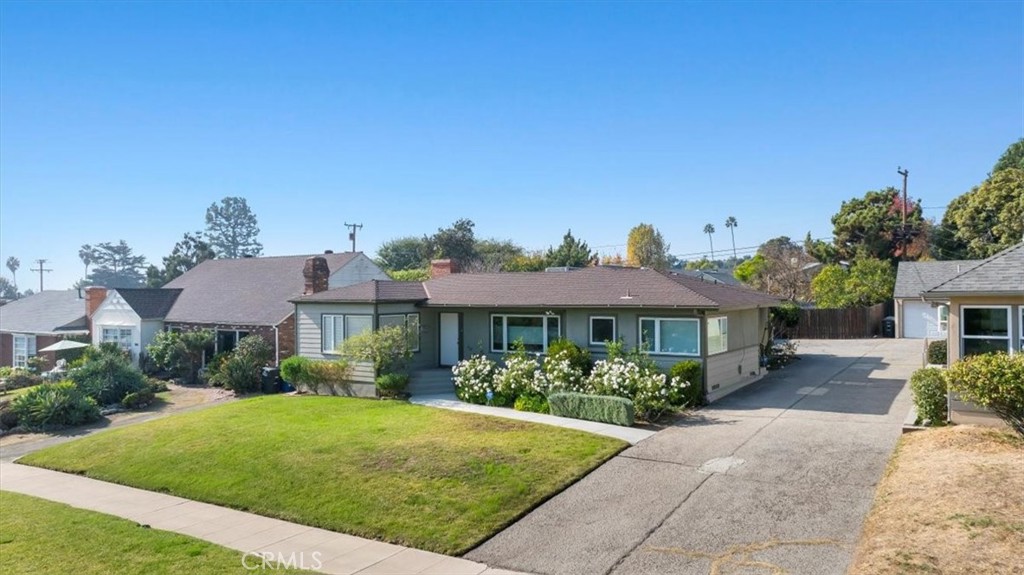 1745 Grand Oaks Avenue