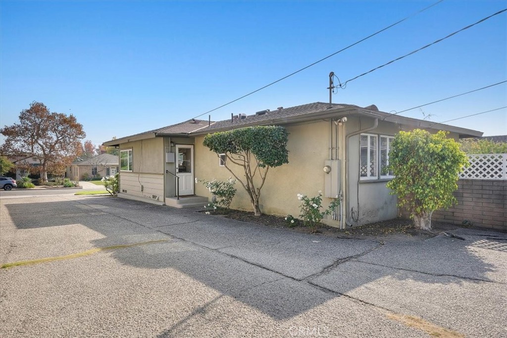 1745 Grand Oaks Avenue