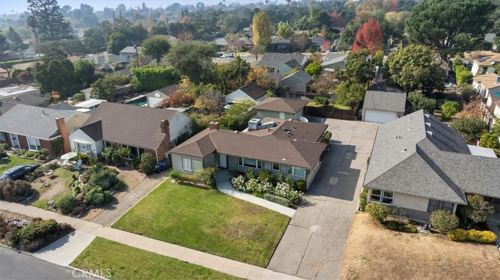 1745 Grand Oaks Avenue