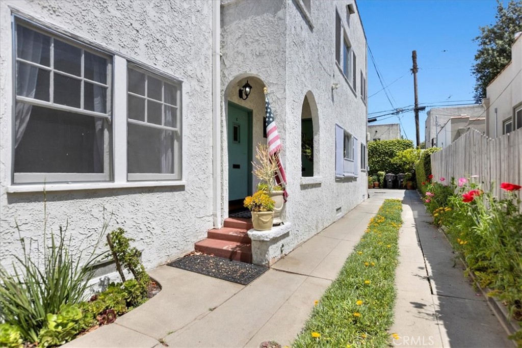 386 Mira Mar Avenue