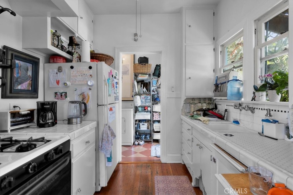 386 Mira Mar Avenue