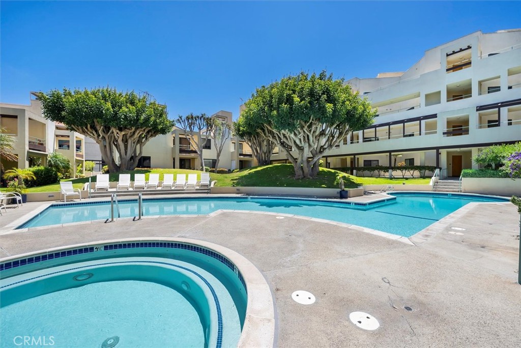 510 The Village 307