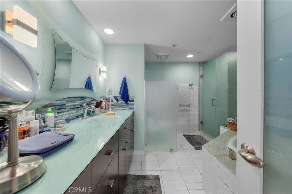 510 The Village 307