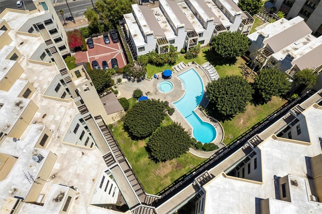510 The Village 307