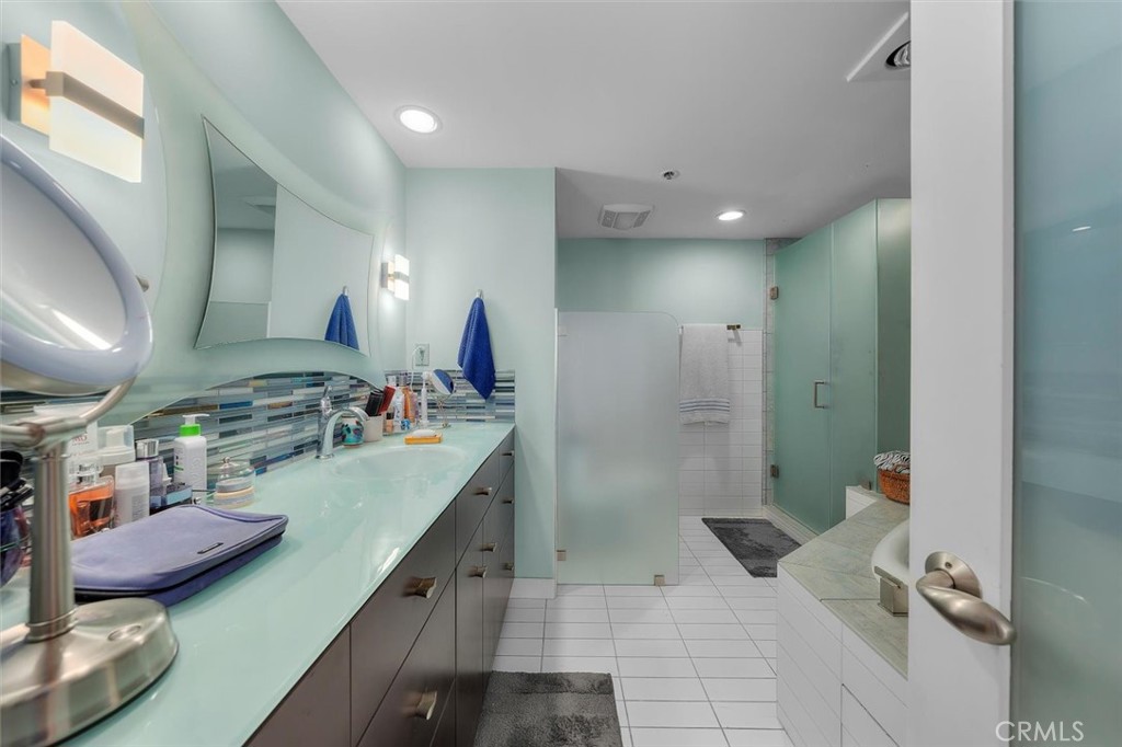 510 The Village 307