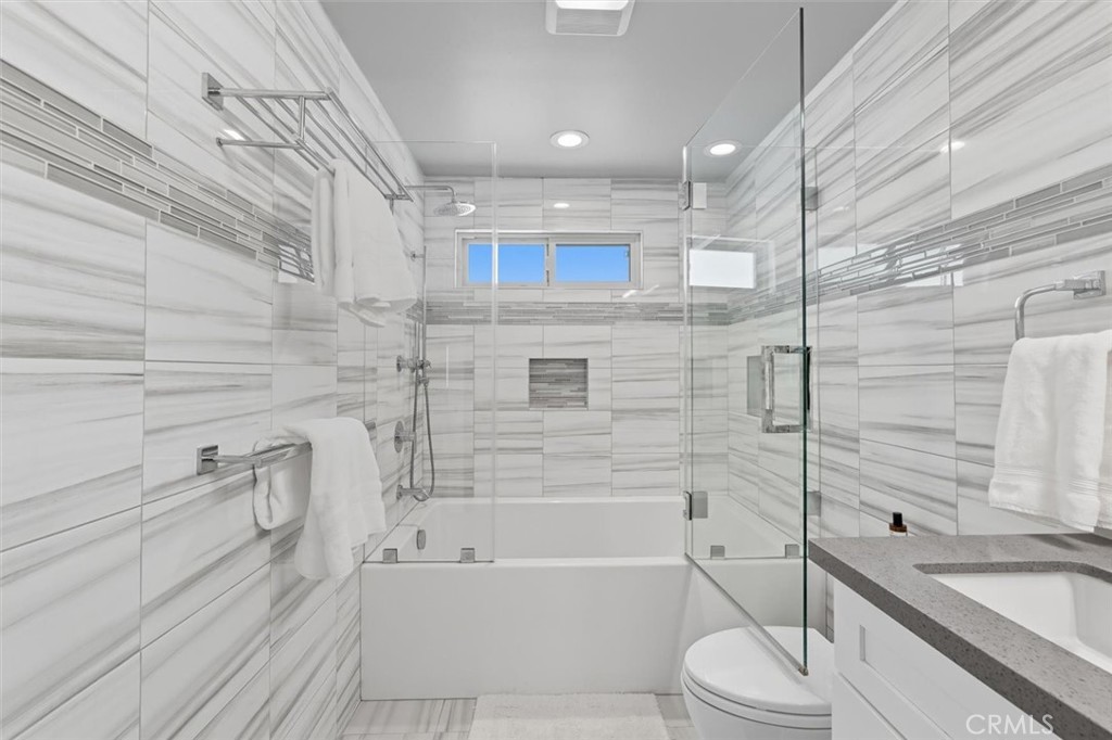 220 S Helberta Avenue E