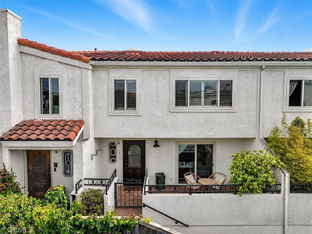 220 S Helberta Avenue E