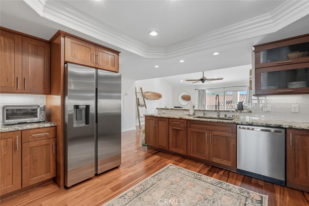 220 S Helberta Avenue E