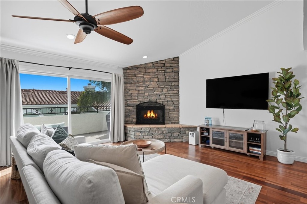 220 S Helberta Avenue E