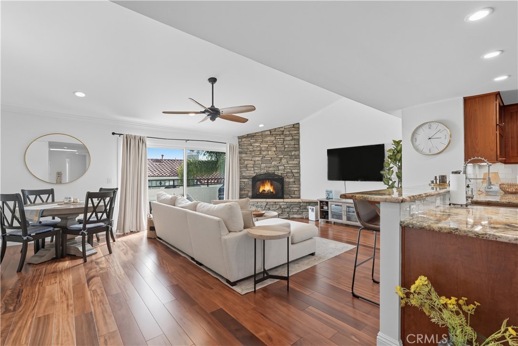 220 S Helberta Avenue E