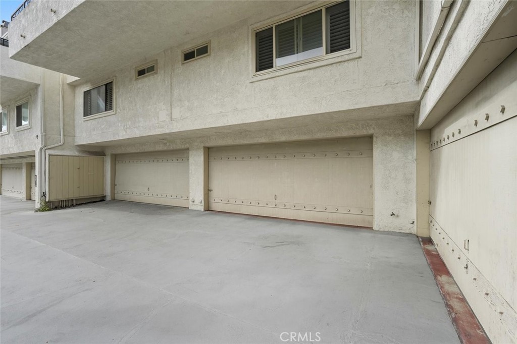 220 S Helberta Avenue E