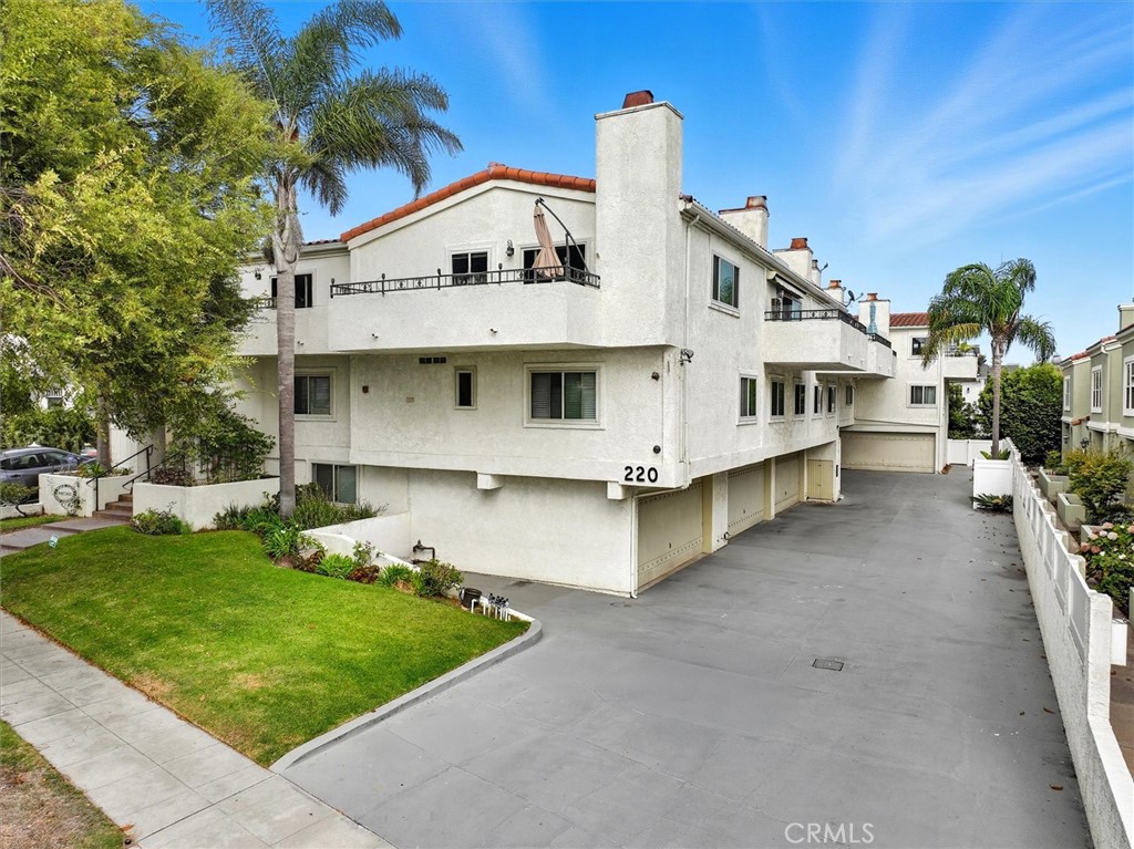 220 S Helberta Avenue E