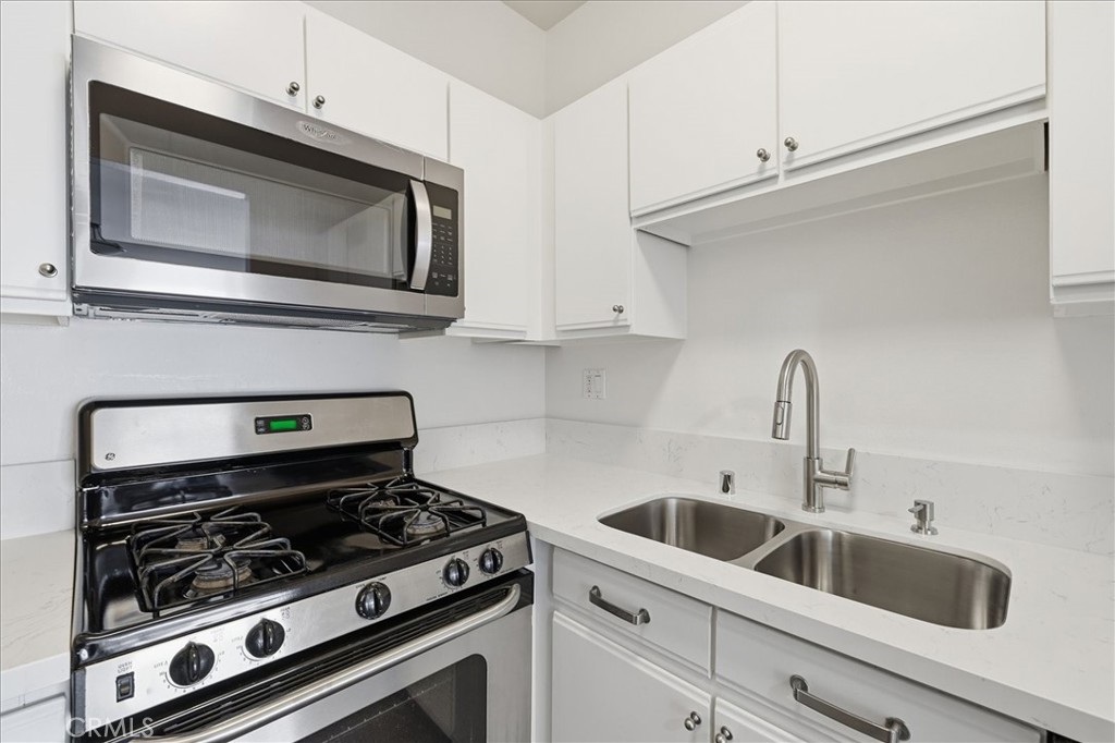 11822 Goshen Avenue 303