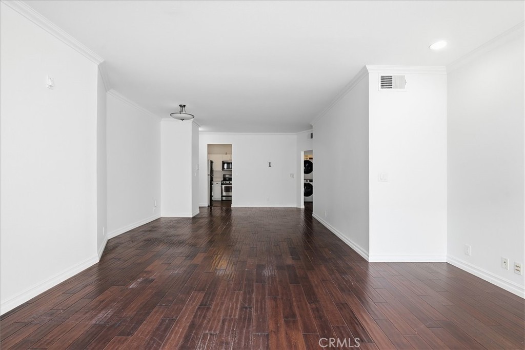 11822 Goshen Avenue 303