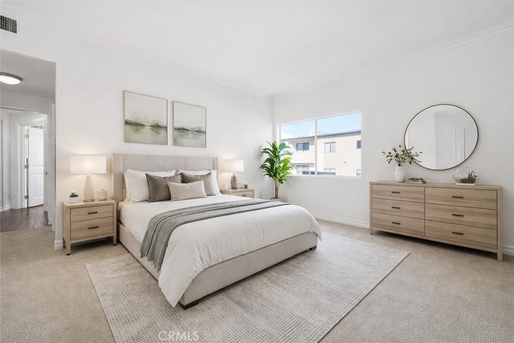 11822 Goshen Avenue 303