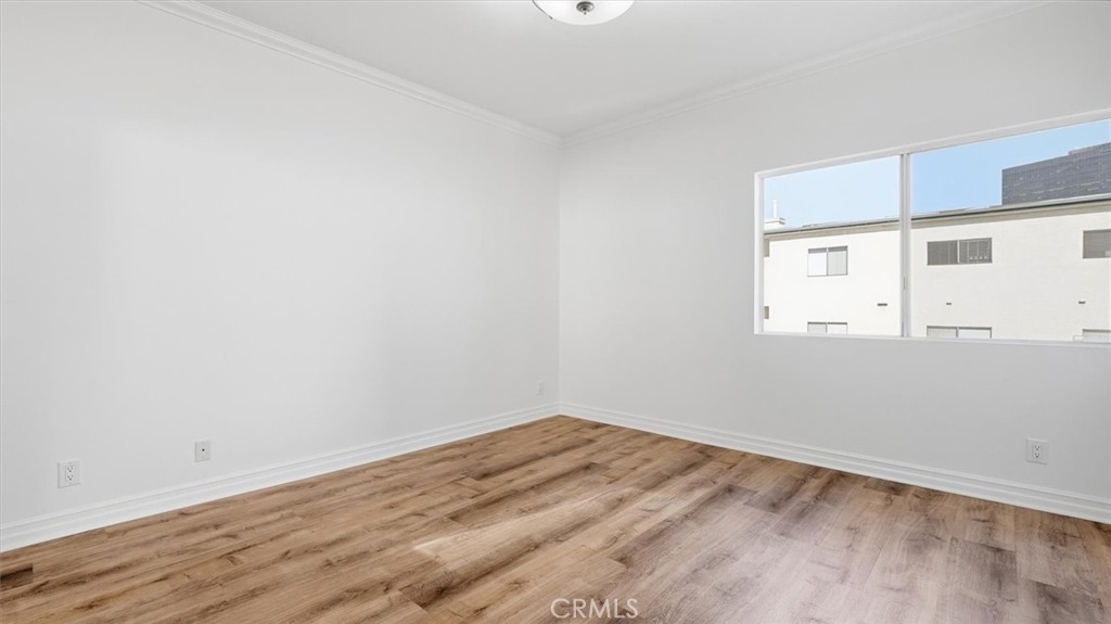 11822 Goshen Avenue 303