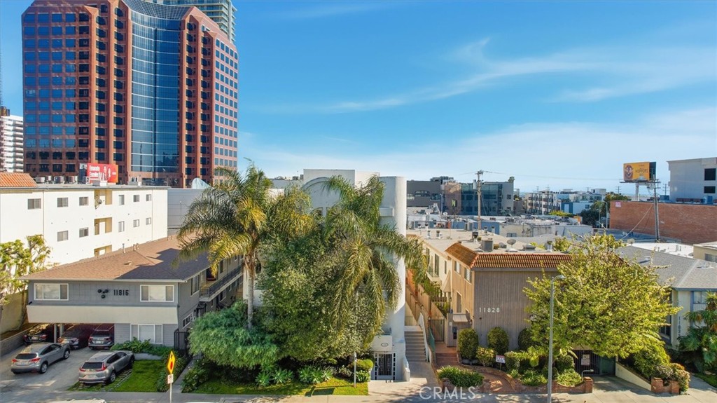 11822 Goshen Avenue 303