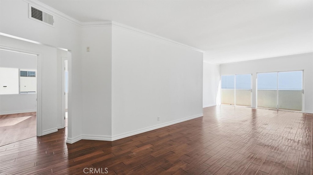 11822 Goshen Avenue 303