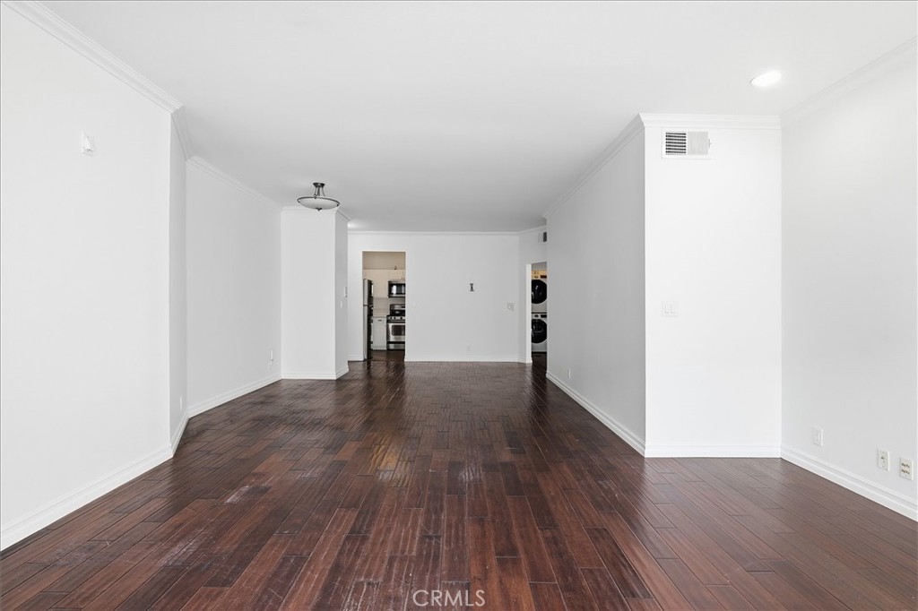 11822 Goshen Avenue 303