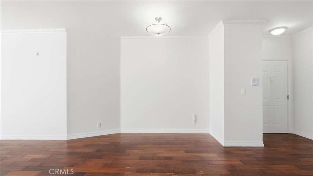 11822 Goshen Avenue 303