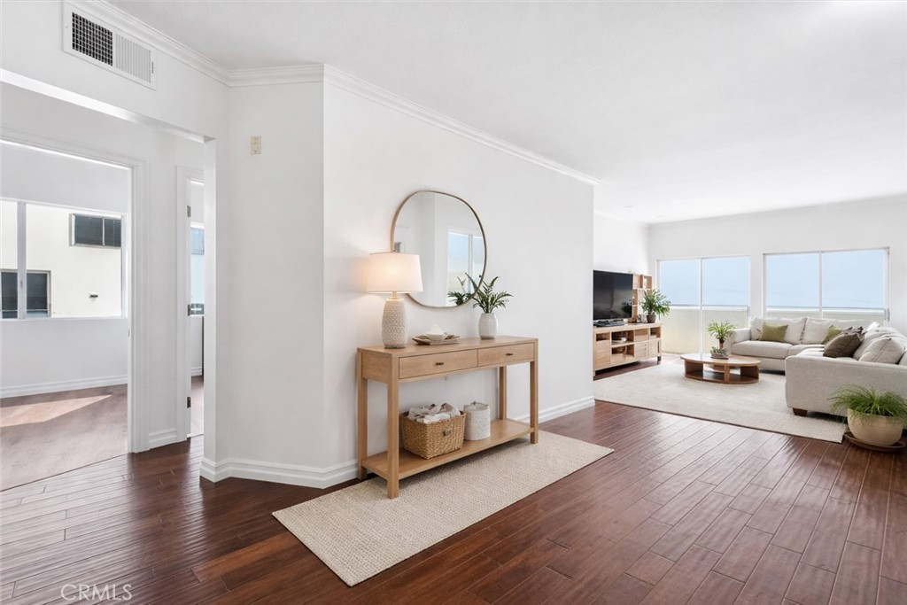 11822 Goshen Avenue 303