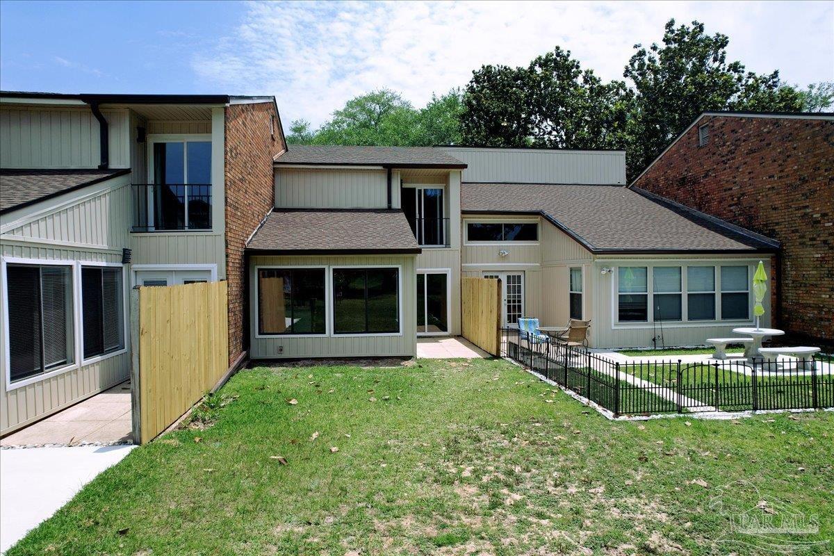 4831 Huron Dr