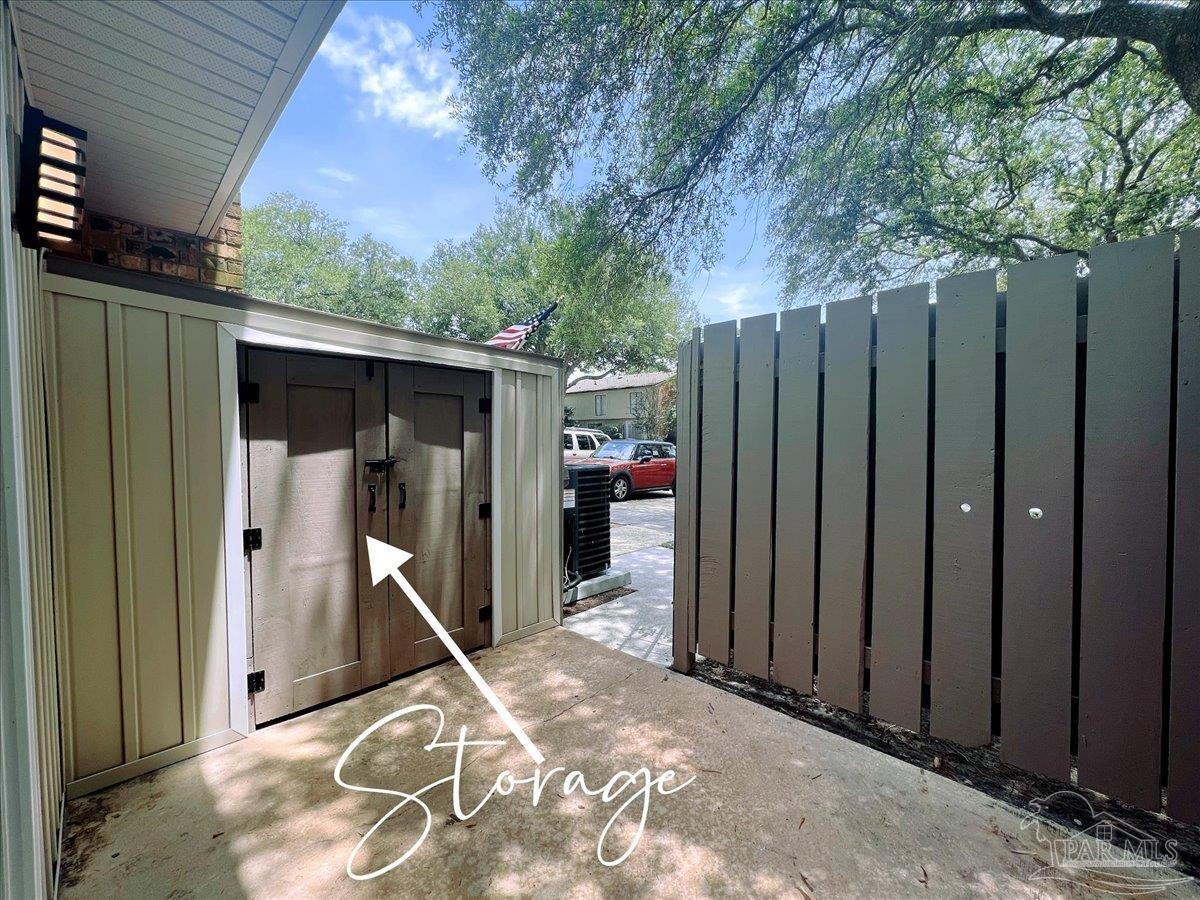 4831 Huron Dr