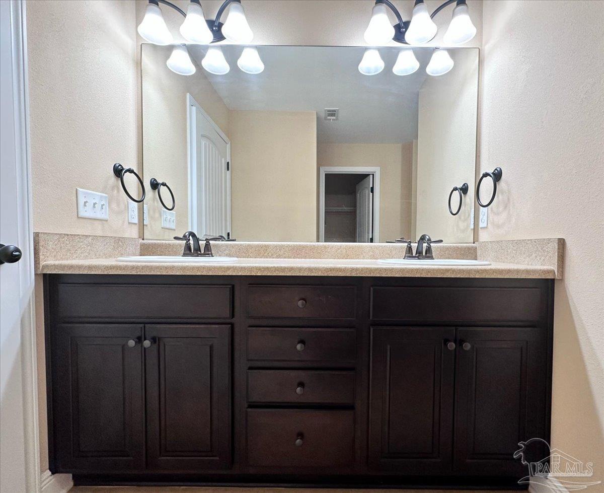 5761 Jade Moon Cir
