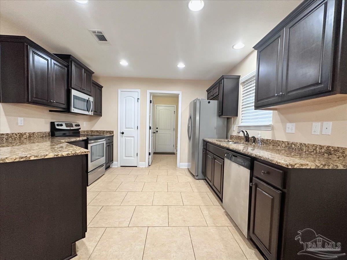 5761 Jade Moon Cir