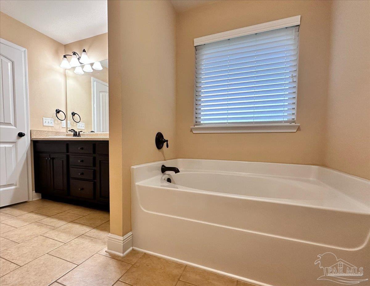 5761 Jade Moon Cir