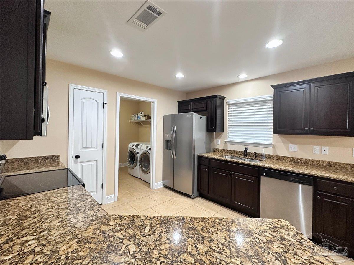 5761 Jade Moon Cir