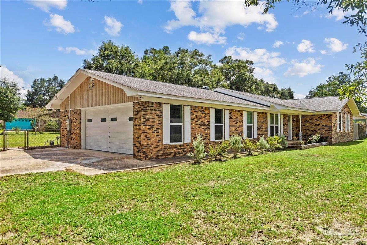 2327 Inda Ave
