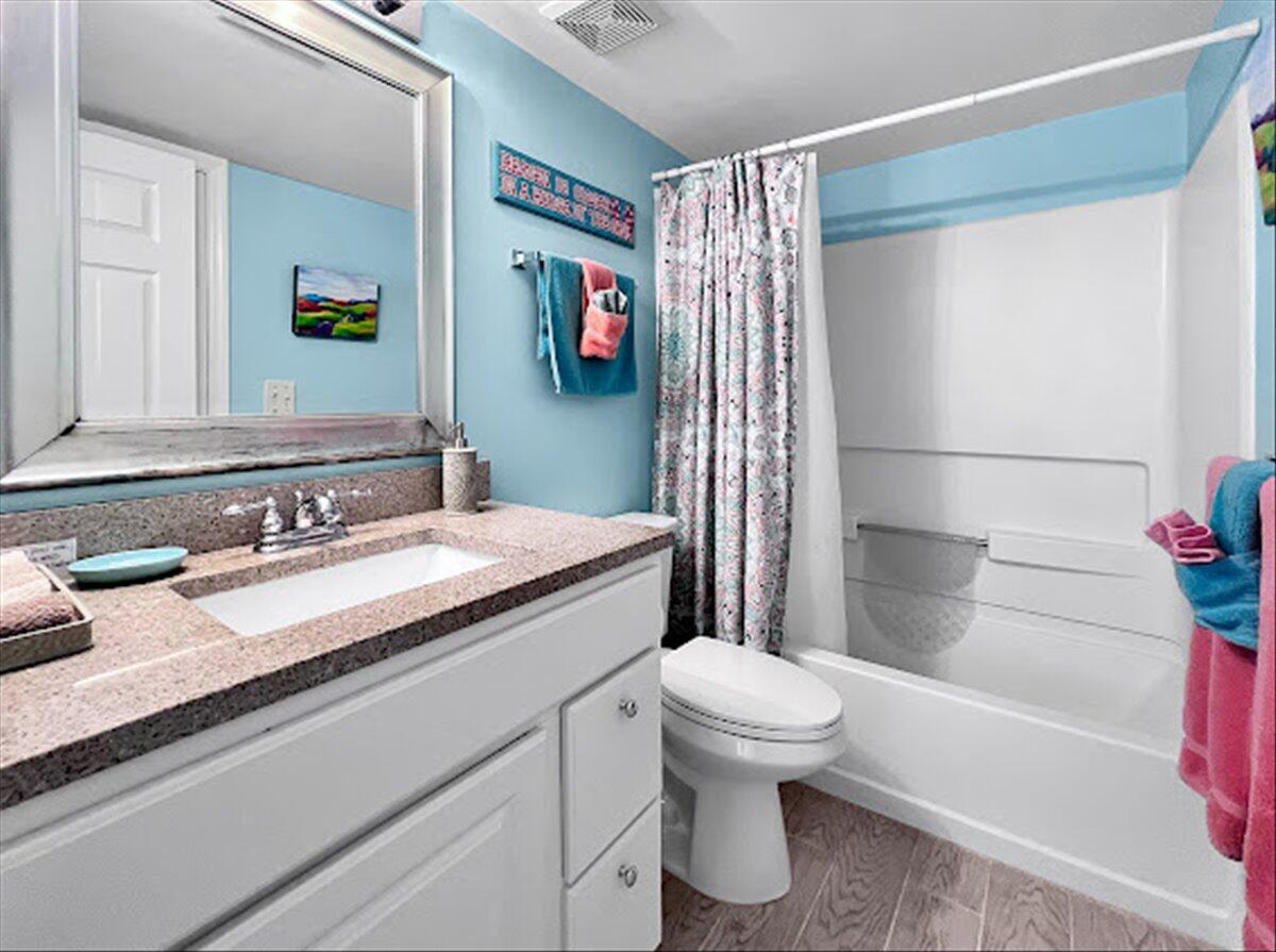 895 Santa Rosa Boulevard, UNIT 212