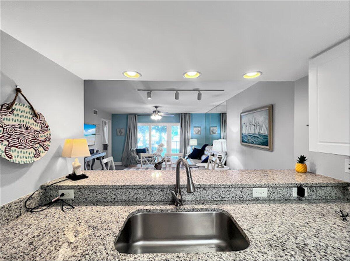 895 Santa Rosa Boulevard, UNIT 212