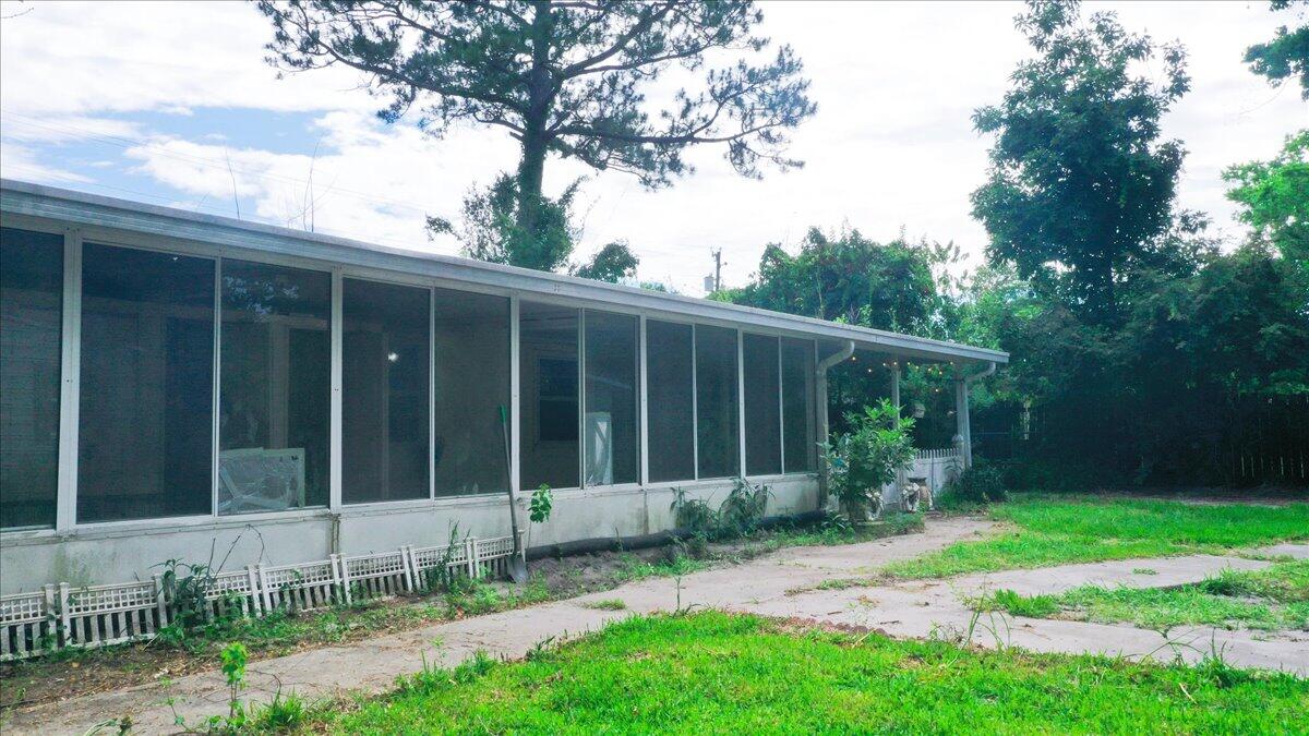 609 Schneider Drive