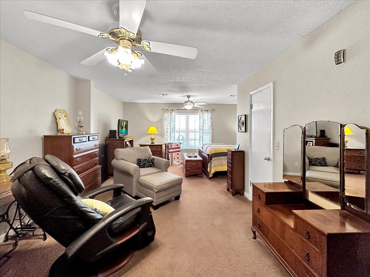811 Meadow Lane