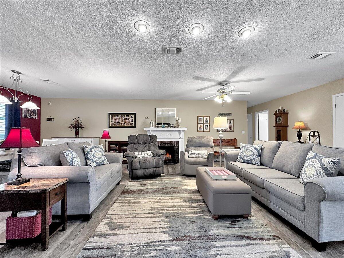 811 Meadow Lane