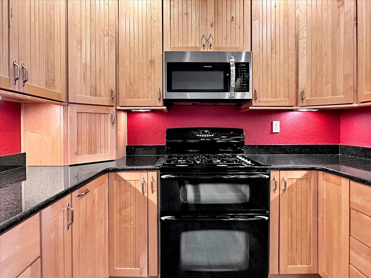 811 Meadow Lane