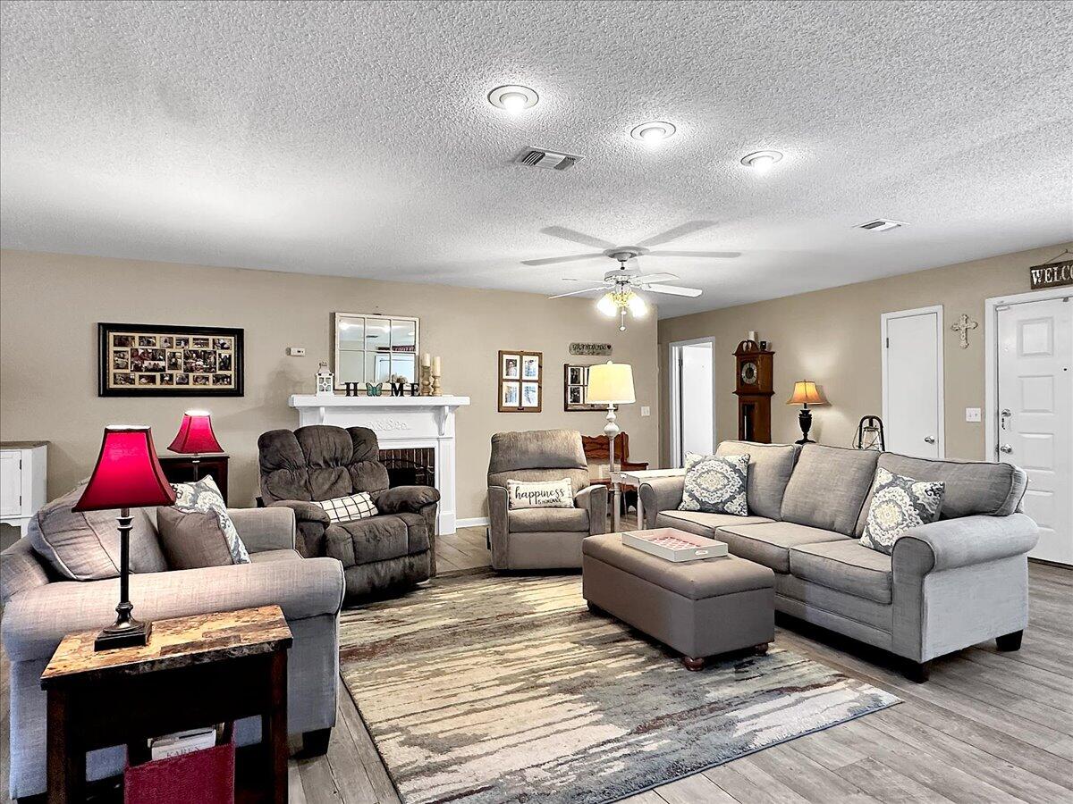 811 Meadow Lane