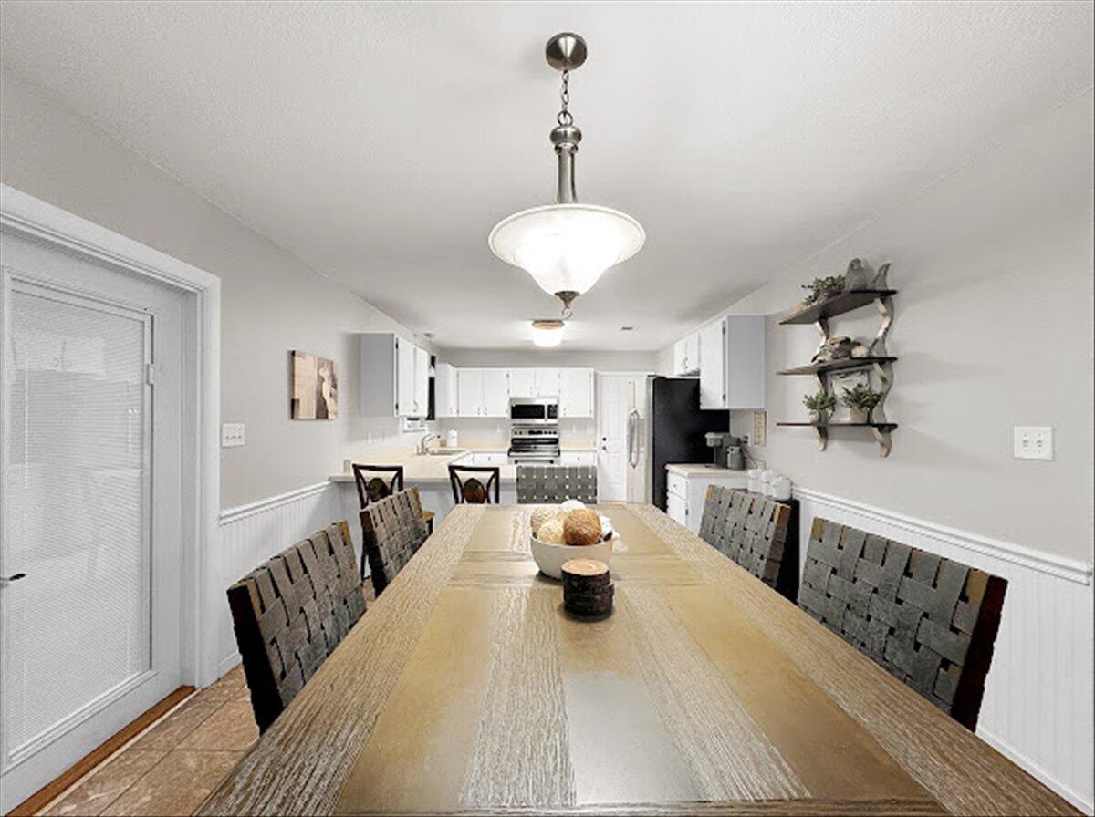 3287 Airport Road
