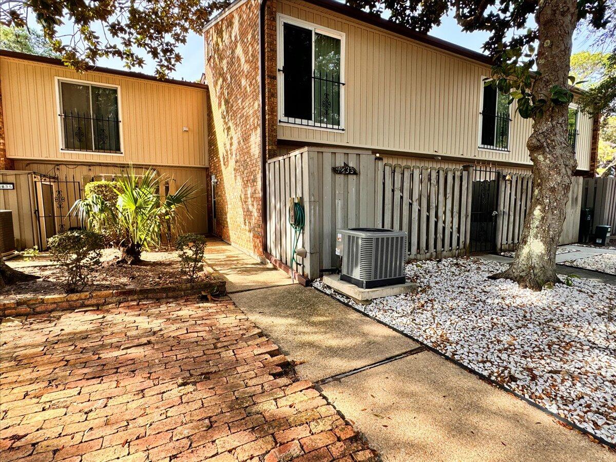 4833 Huron Drive