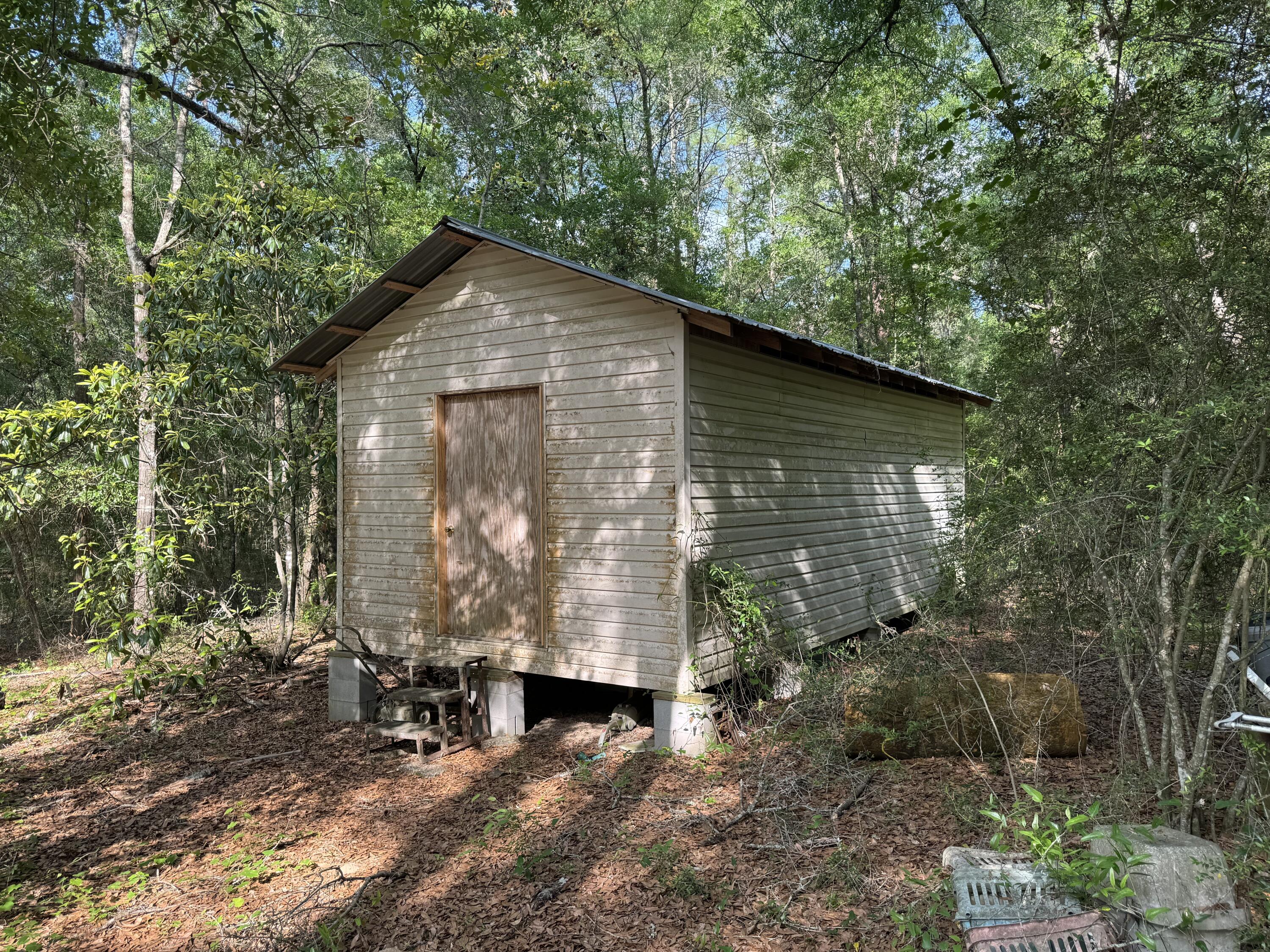 325 Popcorn Avenue, DeFuniak Springs