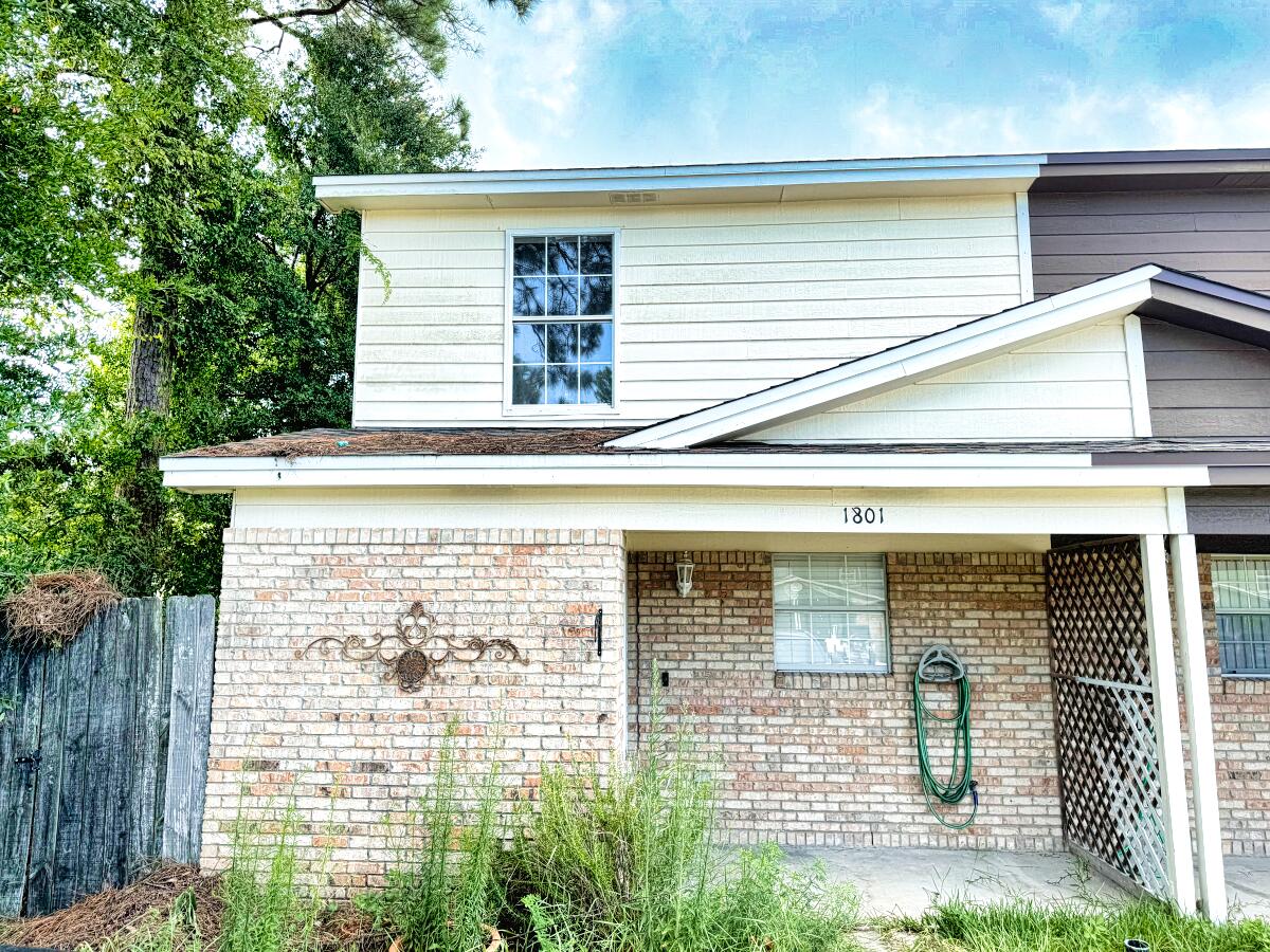 1801 Whispering Oaks Lane