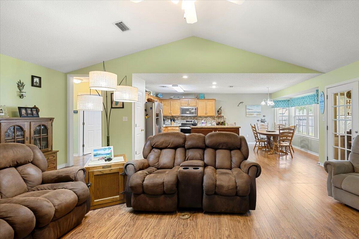 7648 Pepperwood Street