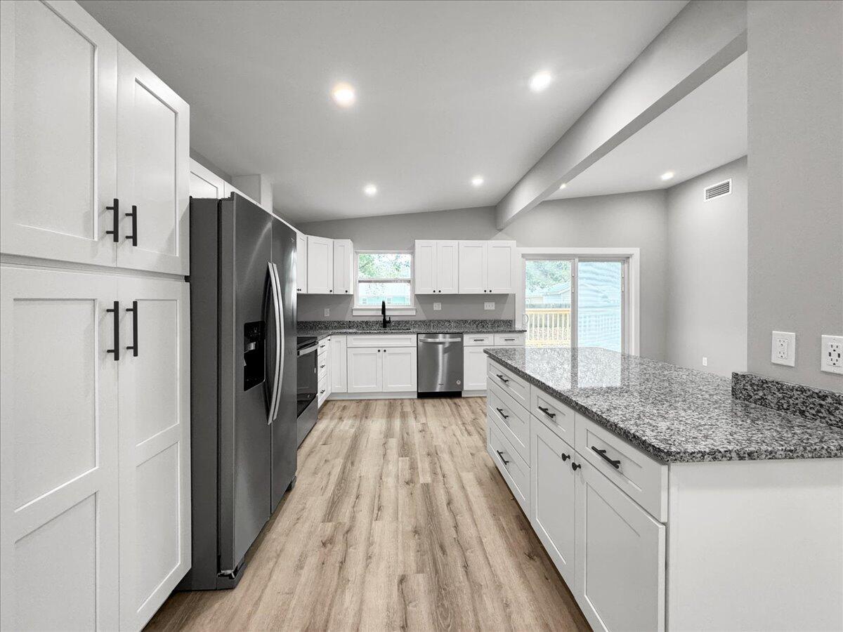 115 NW Rainbow Drive