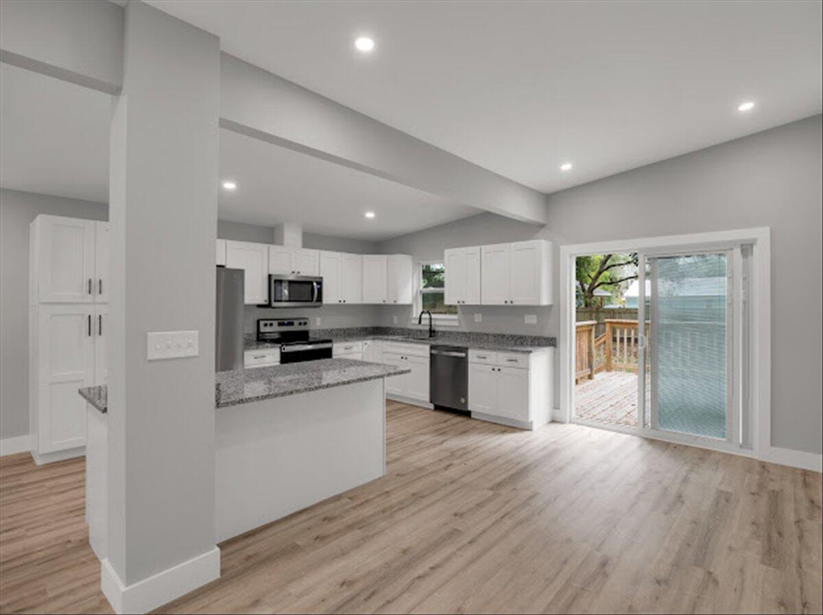 115 NW Rainbow Drive