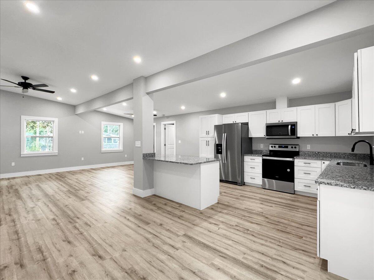 115 NW Rainbow Drive