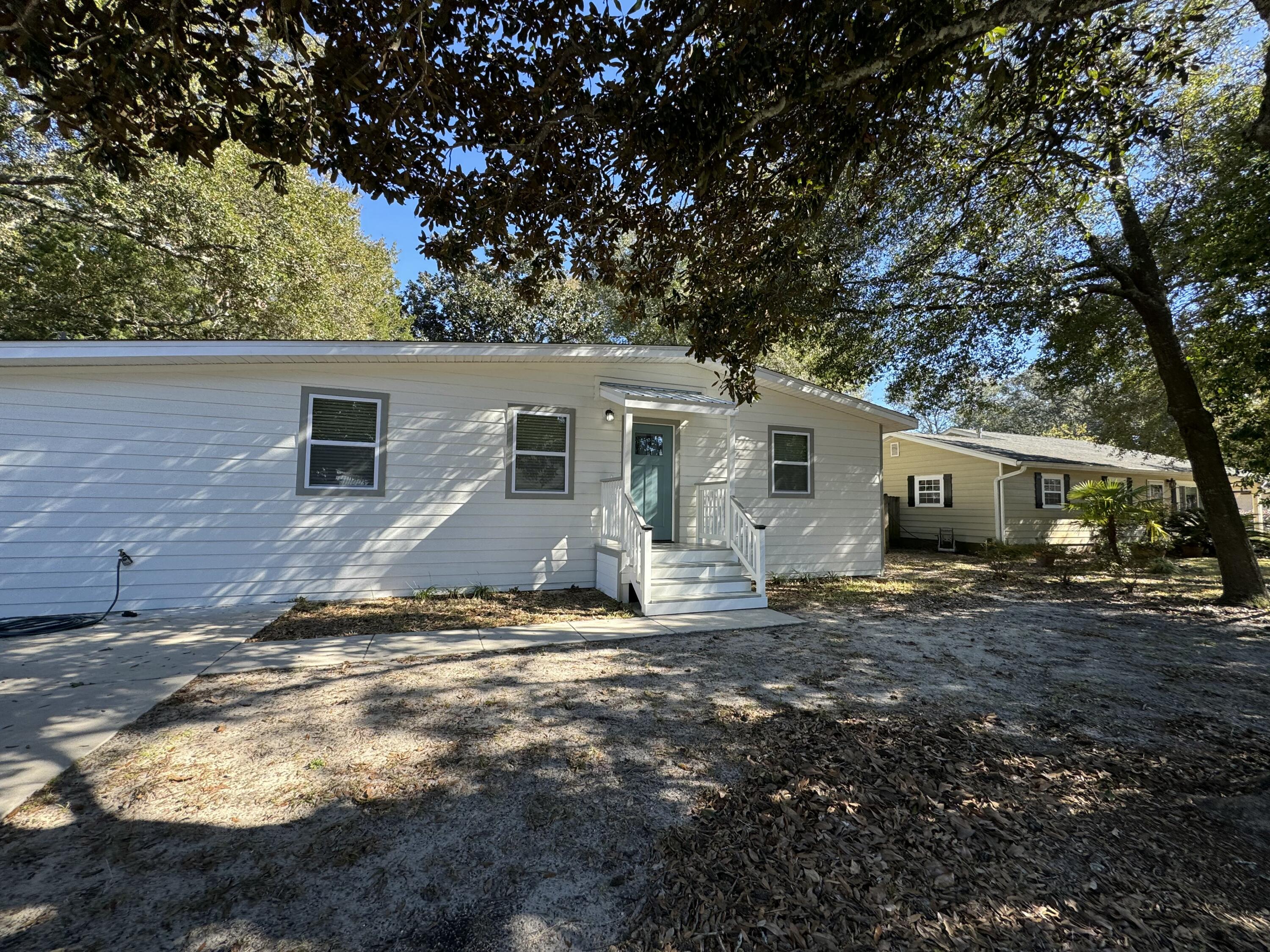 115 NW Rainbow Drive