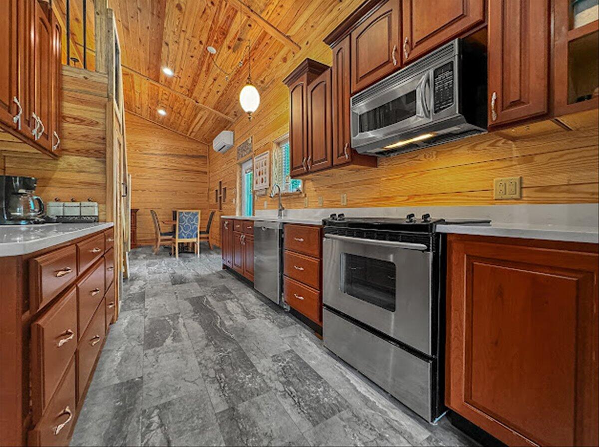 178 Osage Drive, DeFuniak Springs